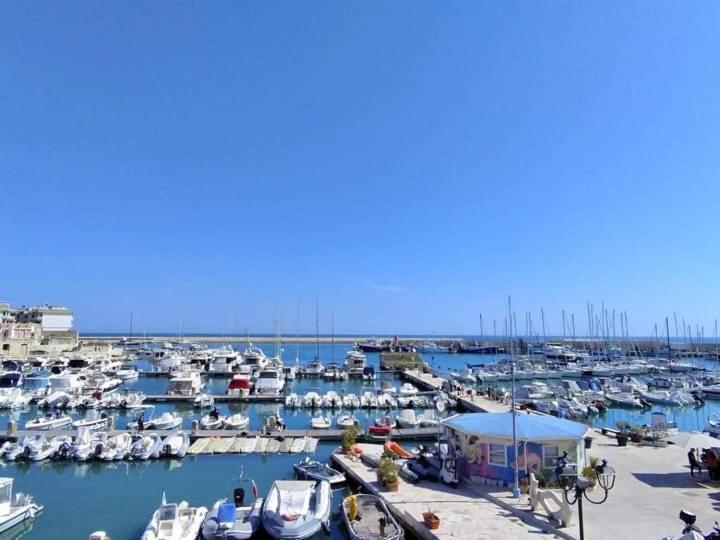 Amaste In Puglia Casa Vacanza Bisceglie Exteriör bild